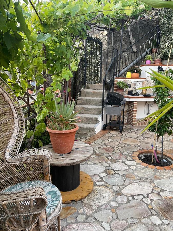 Villa The Secret Garden Forza dʼAgro Exterior foto