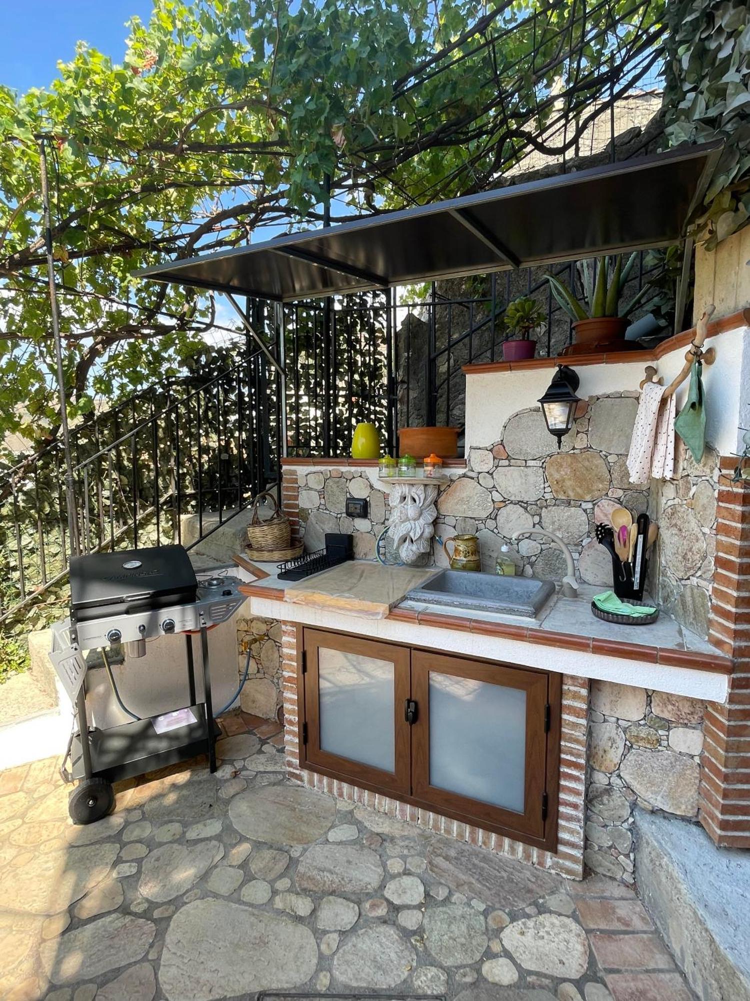 Villa The Secret Garden Forza dʼAgro Exterior foto